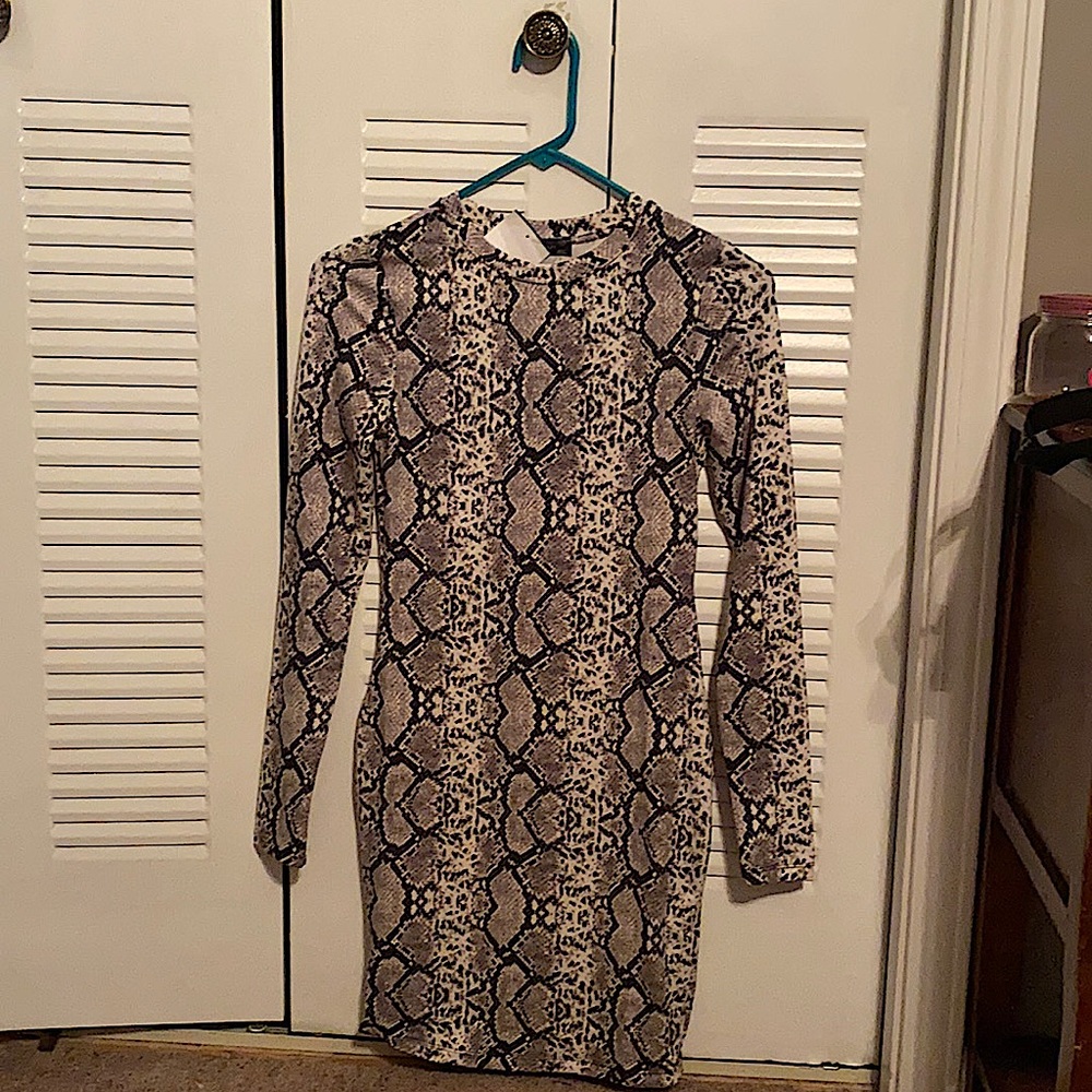 Popular 21 snakeskin body dress